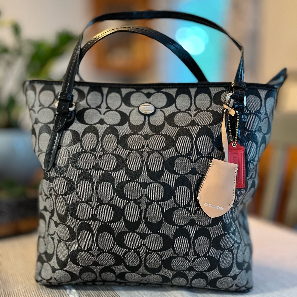 🤍Coach Signature Canvas Coated Tote Bag Black Gray Leather Trim with Hangtag